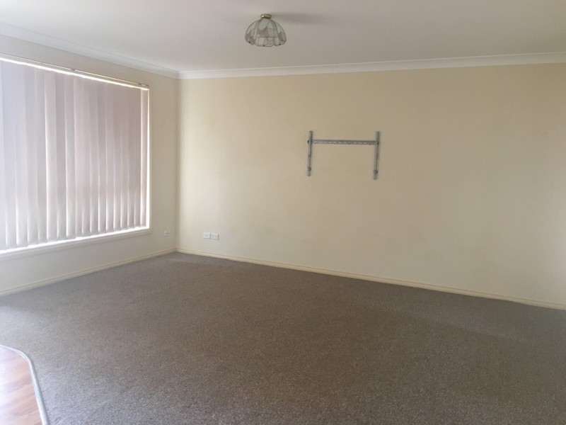 9 Flinders Street, Parkes NSW 2870