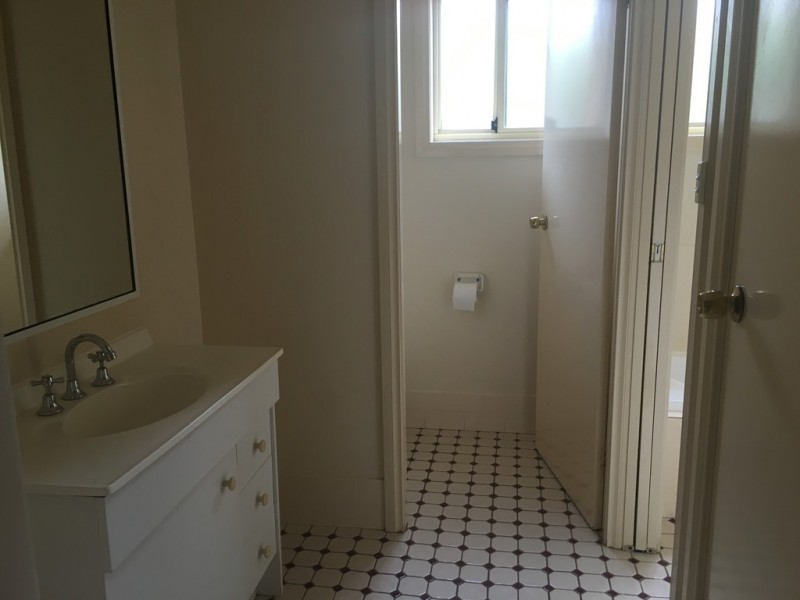 9 Flinders Street, Parkes NSW 2870