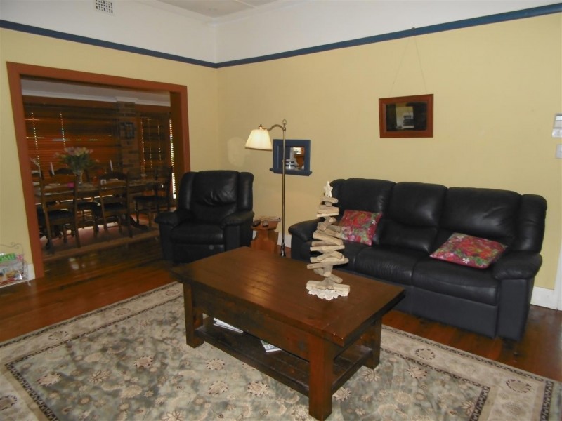 31 Elizabeth Street, Parkes NSW 2870