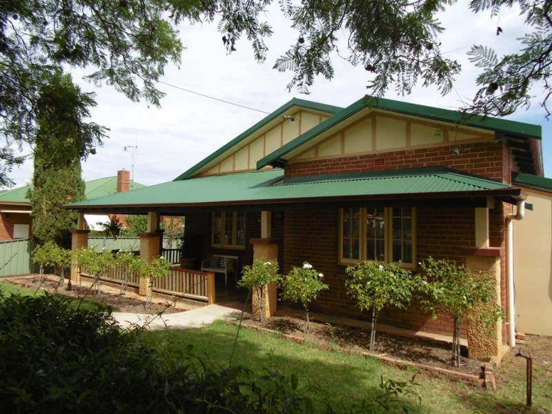 31 Elizabeth Street, Parkes NSW 2870