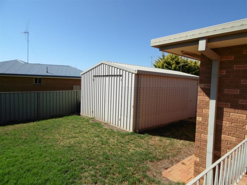 12 Christina Close, Parkes NSW 2870