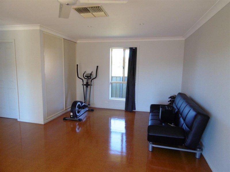12 Christina Close, Parkes NSW 2870
