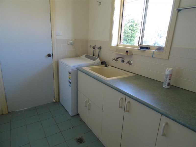 12 Christina Close, Parkes NSW 2870