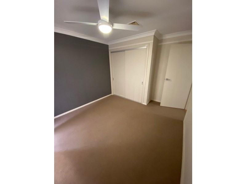 8 Avoca Place, Parkes NSW 2870