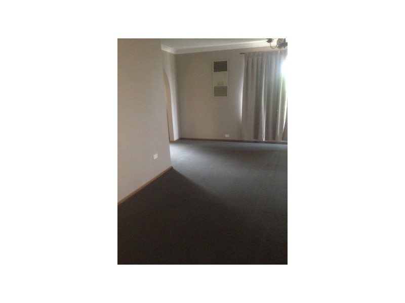 30 Barton, Parkes NSW 2870