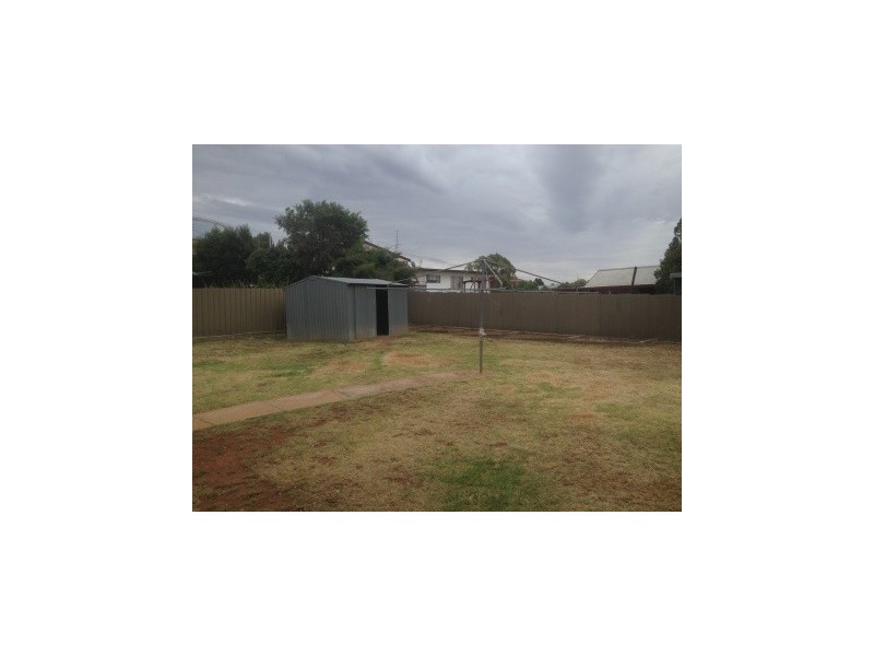 30 Barton, Parkes NSW 2870