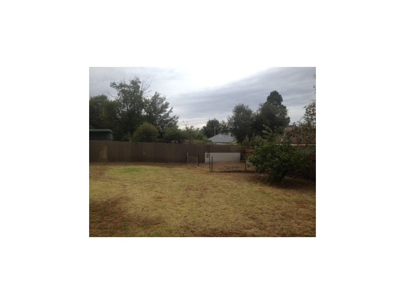 30 Barton, Parkes NSW 2870