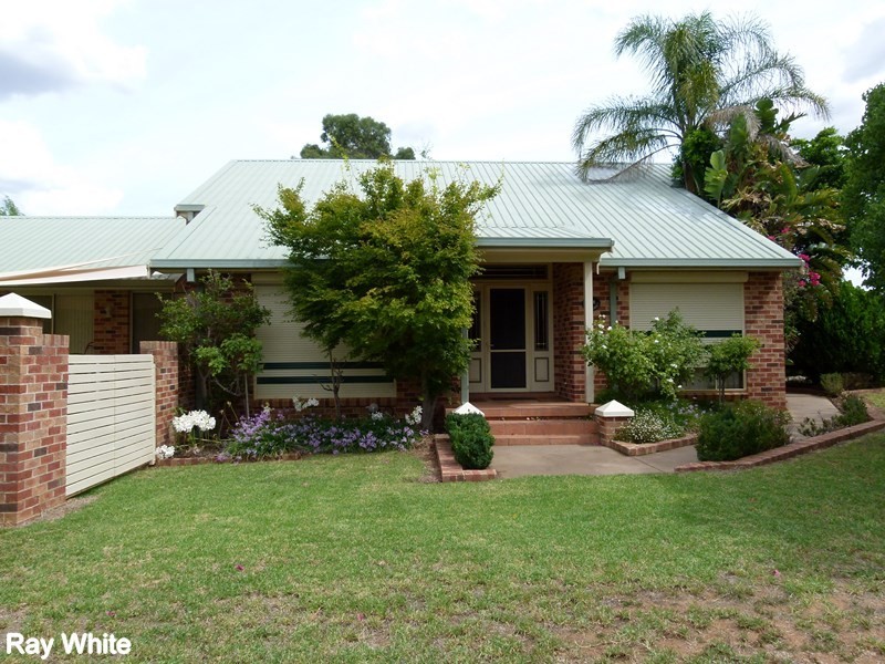 1 Elm Place, Forbes NSW 2871