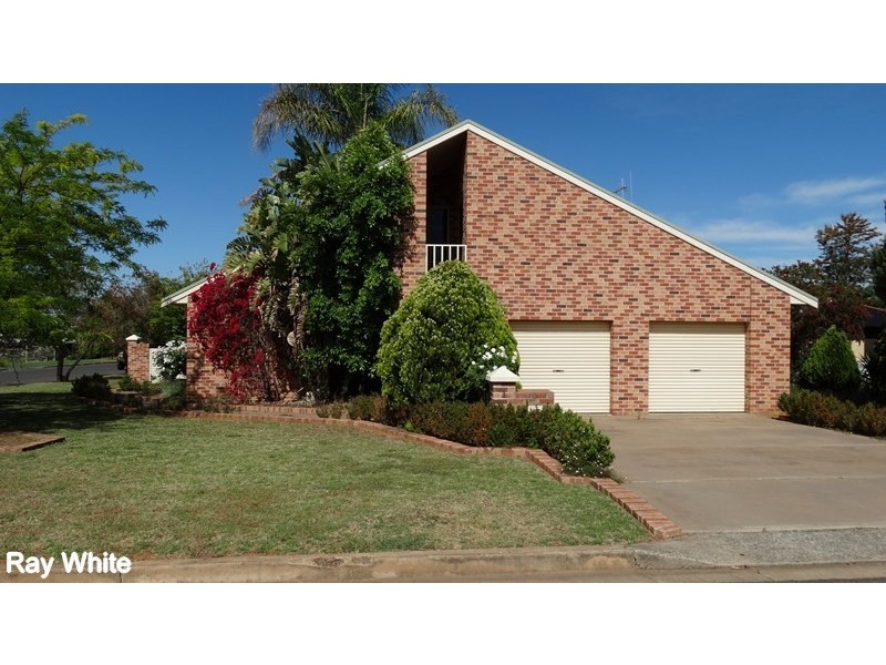 1 Elm Place, Forbes NSW 2871