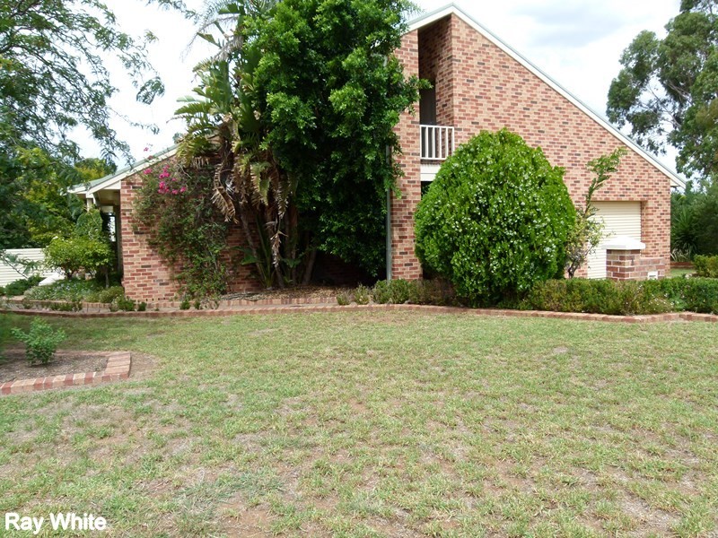 1 Elm Place, Forbes NSW 2871