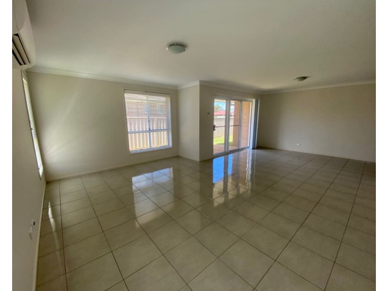 15 Angeleish Ave, Parkes NSW 2870