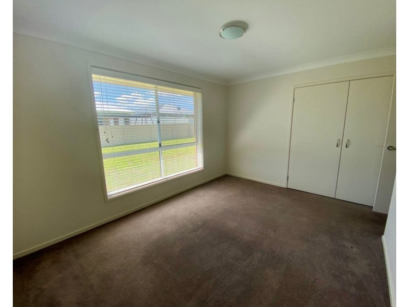 15 Angeleish Ave, Parkes NSW 2870