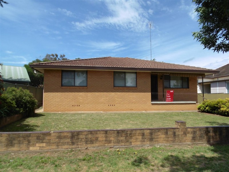 75 Currajong Street, Parkes NSW 2870
