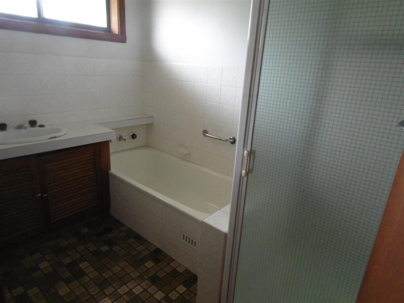 75 Currajong Street, Parkes NSW 2870