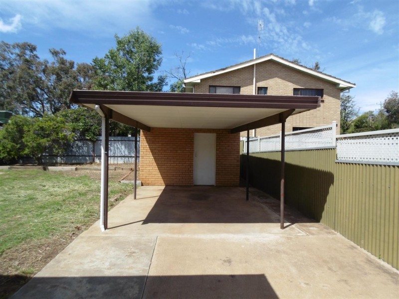 75 Currajong Street, Parkes NSW 2870
