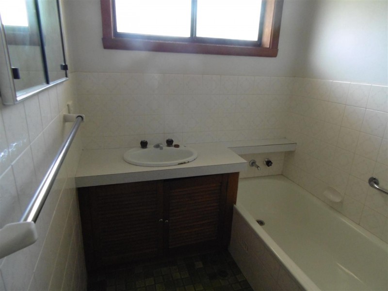 75 Currajong Street, Parkes NSW 2870