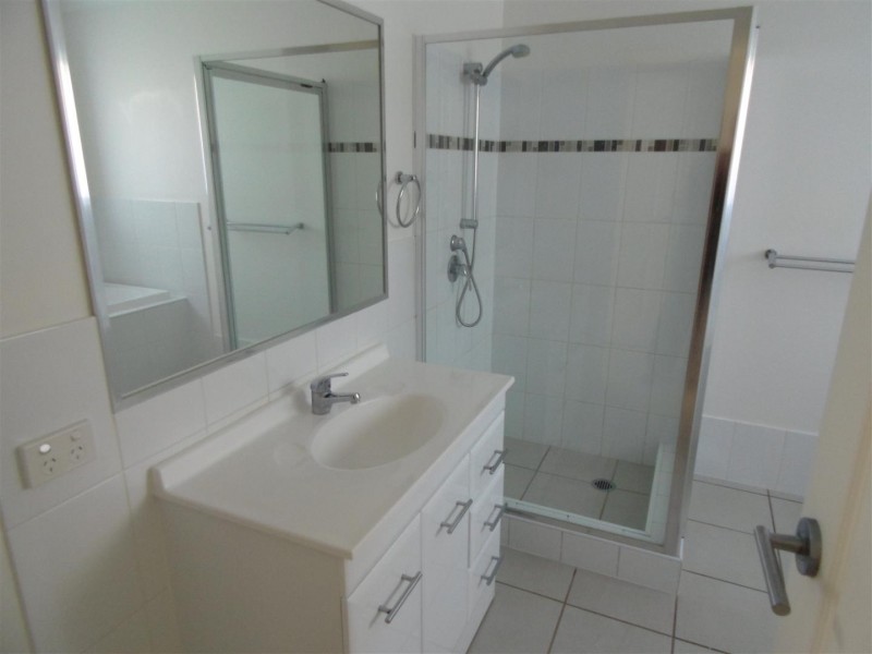 24 Warragrah Place, Parkes NSW 2870