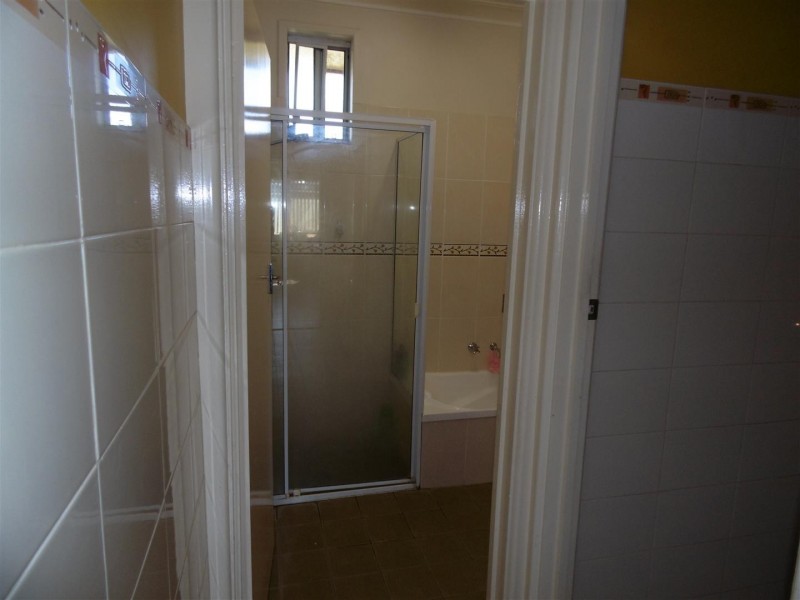 20 Middleton Street, Parkes NSW 2870
