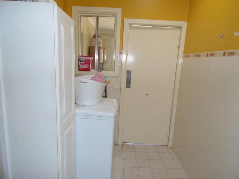 20 Middleton Street, Parkes NSW 2870