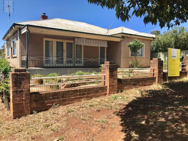 1 Howard Street, Parkes NSW 2870