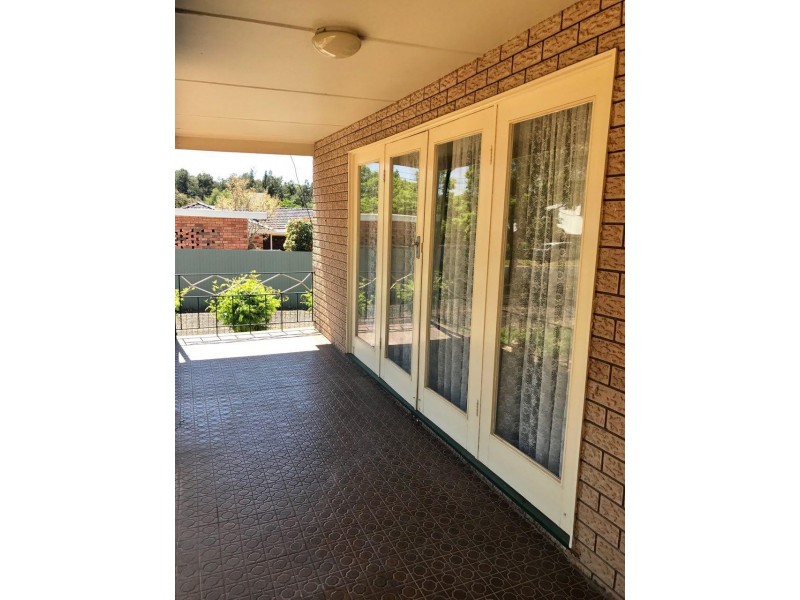 1 Howard Street, Parkes NSW 2870