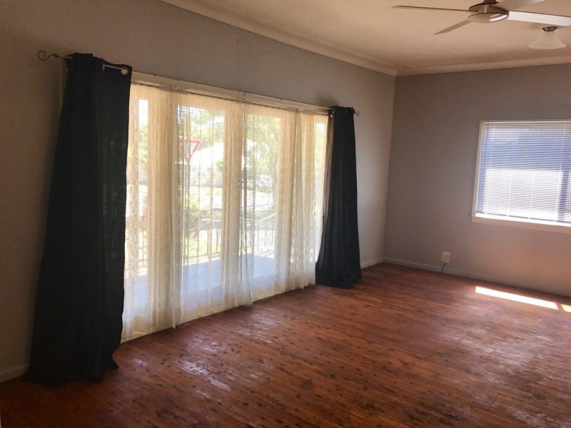1 Howard Street, Parkes NSW 2870