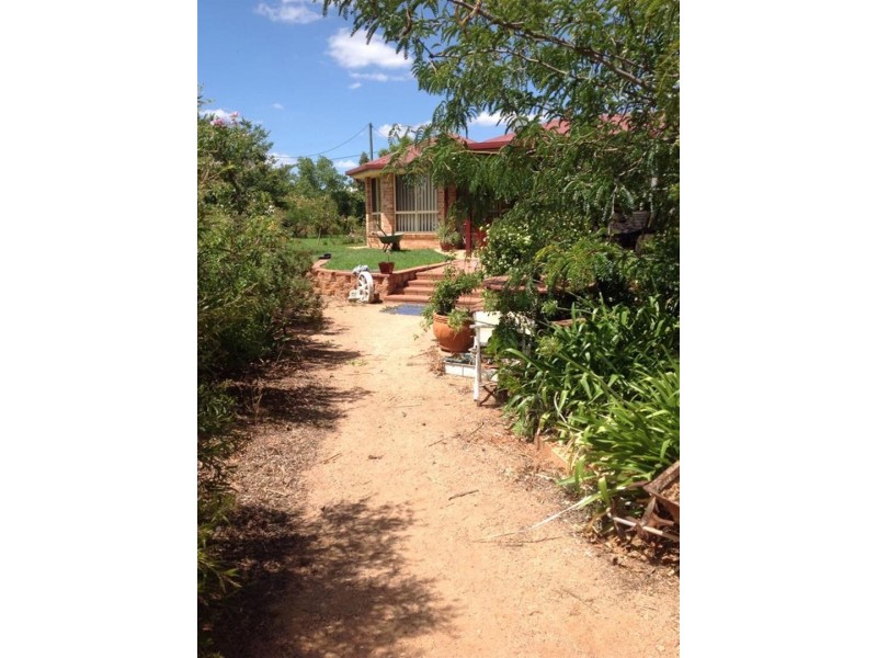 68-72 Thomas Street, Parkes NSW 2870