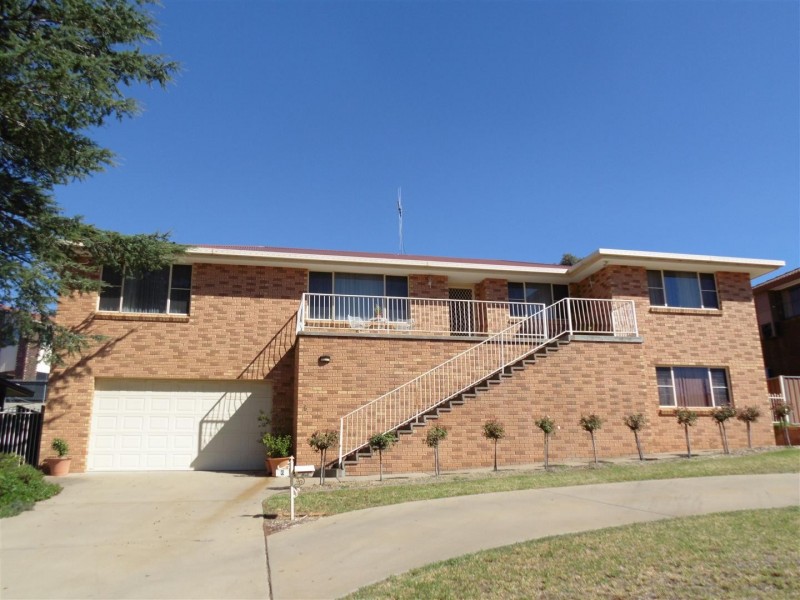 6 Mengarvie Road, Parkes NSW 2870