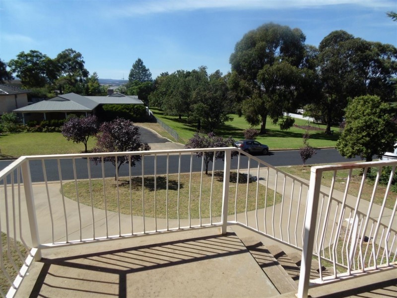 6 Mengarvie Road, Parkes NSW 2870