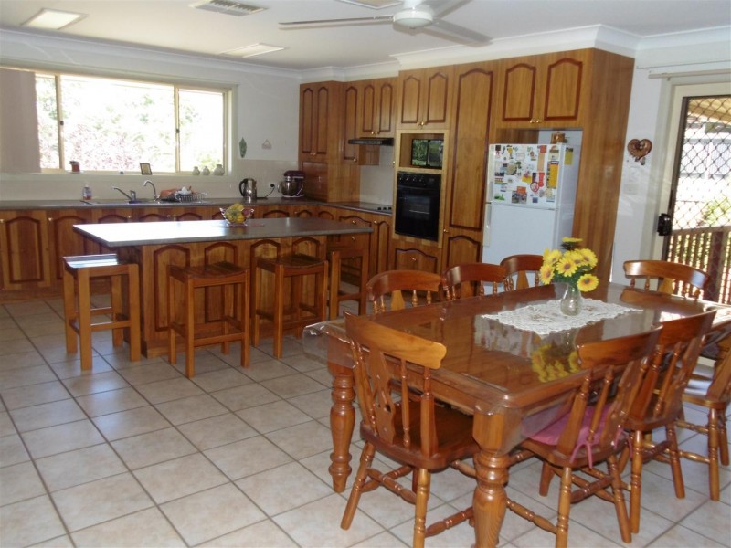 6 Mengarvie Road, Parkes NSW 2870