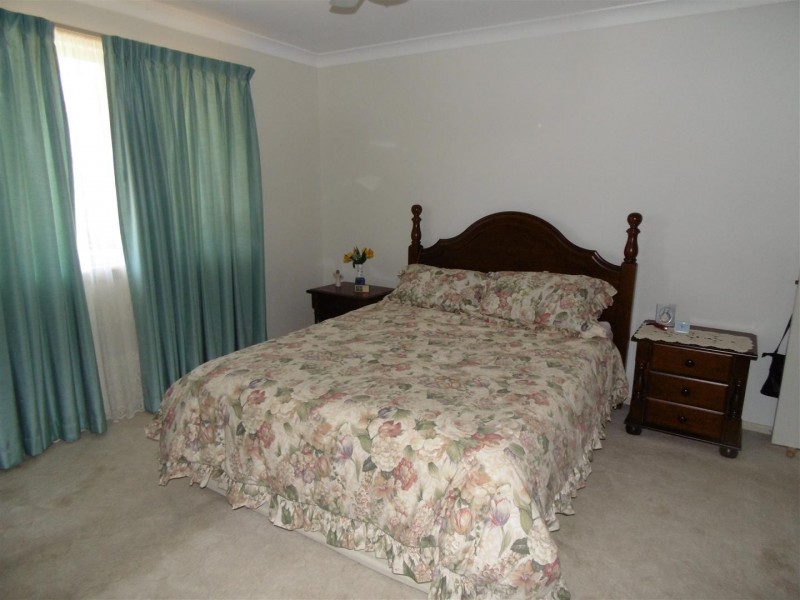 6 Mengarvie Road, Parkes NSW 2870