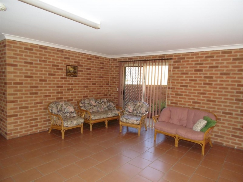 6 Mengarvie Road, Parkes NSW 2870