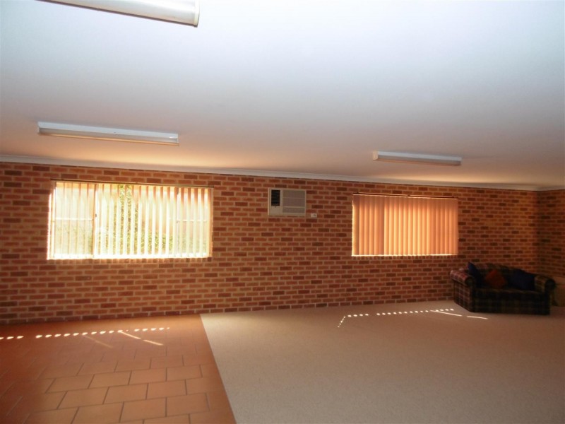 6 Mengarvie Road, Parkes NSW 2870