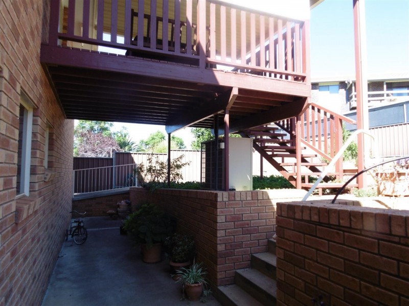 6 Mengarvie Road, Parkes NSW 2870