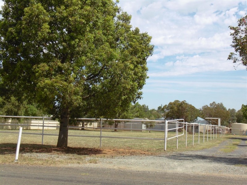 125-129 Victoria Street, Parkes NSW 2870