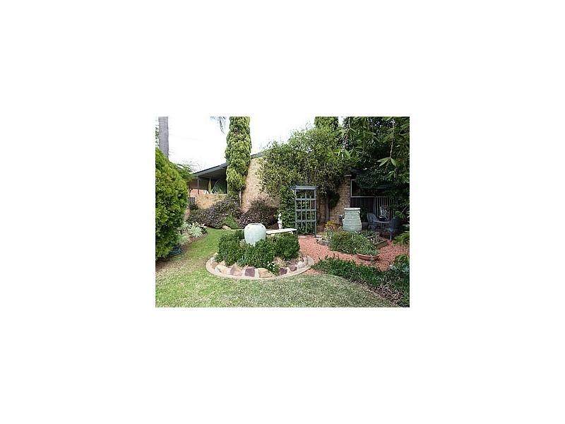 16 McDonnell Street, Forbes NSW 2871