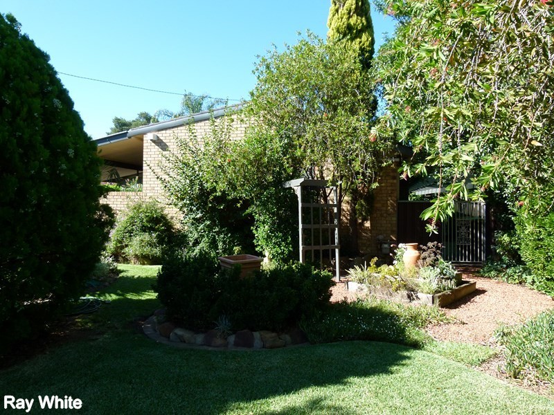 16 McDonnell Street, Forbes NSW 2871