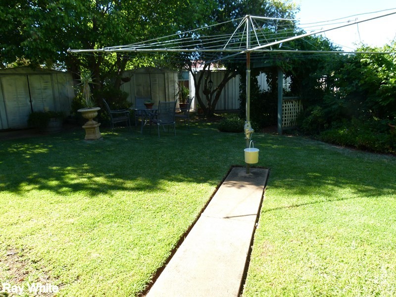 16 McDonnell Street, Forbes NSW 2871