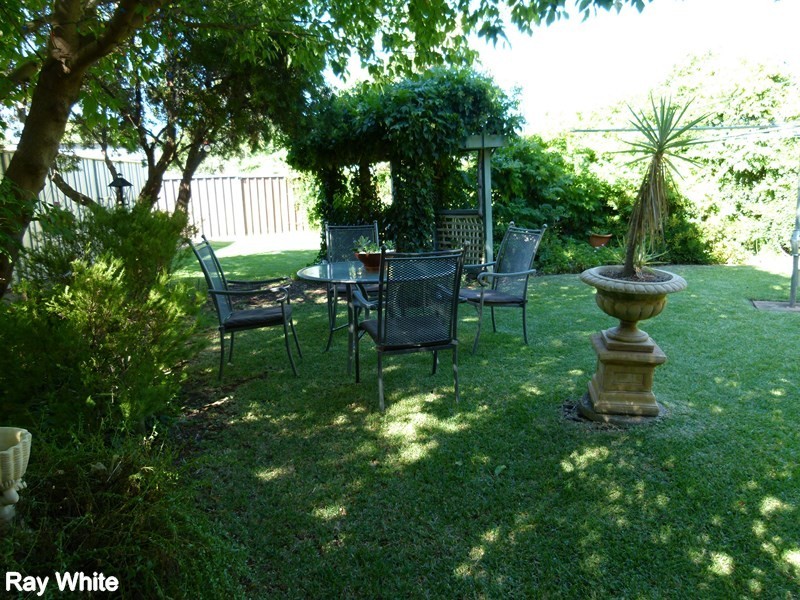 16 McDonnell Street, Forbes NSW 2871