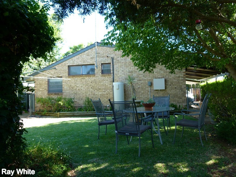 16 McDonnell Street, Forbes NSW 2871