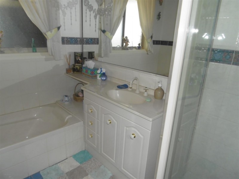 2 Arana Place, Parkes NSW 2870