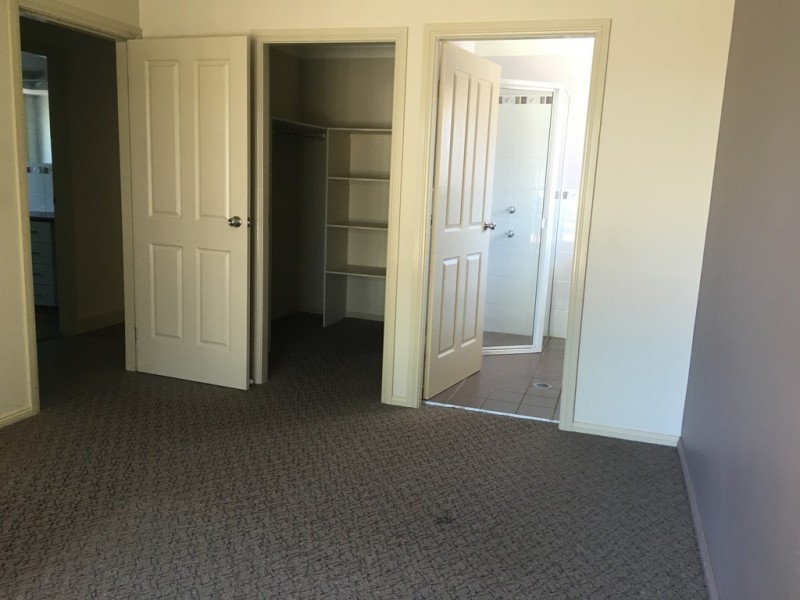 1/44 Brolgan Road, Parkes NSW 2870