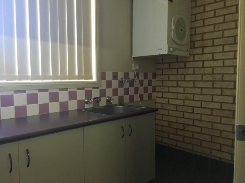 1/44 Brolgan Road, Parkes NSW 2870