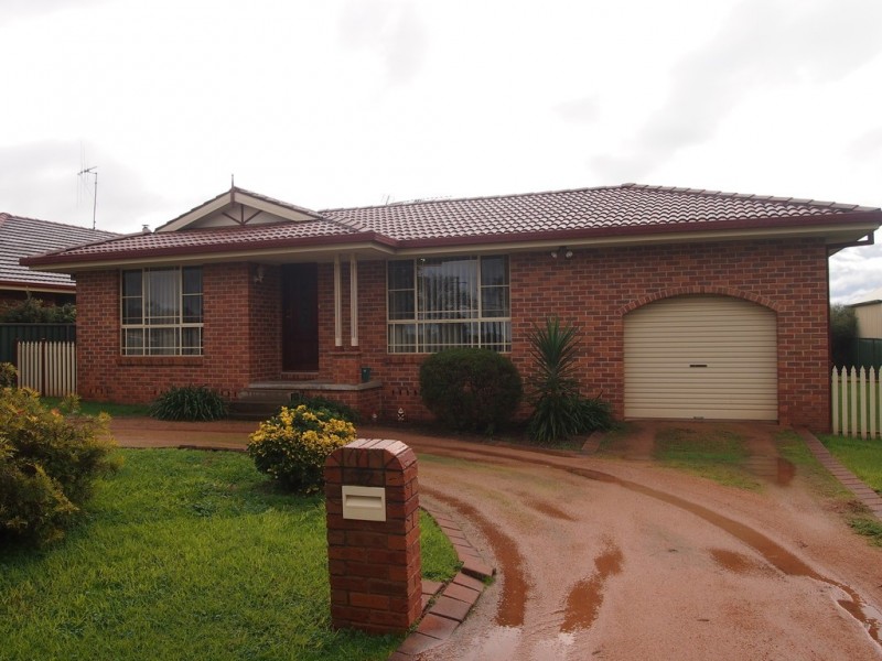 72 Brolgan Road, Parkes NSW 2870