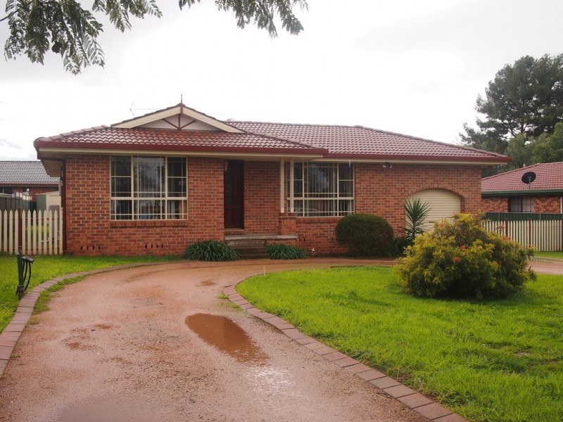 72 Brolgan Road, Parkes NSW 2870