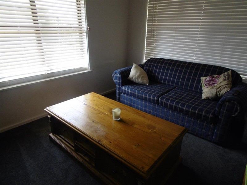 14 Barton Street, Parkes NSW 2870