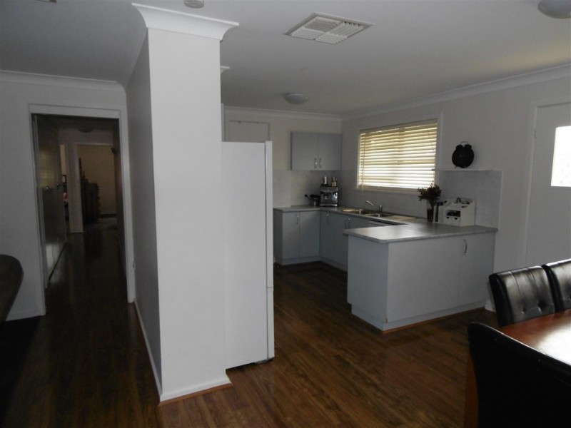 14 Barton Street, Parkes NSW 2870