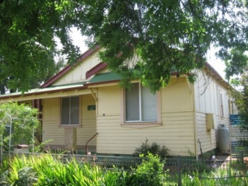 21 Clarinda Street, Parkes NSW 2870