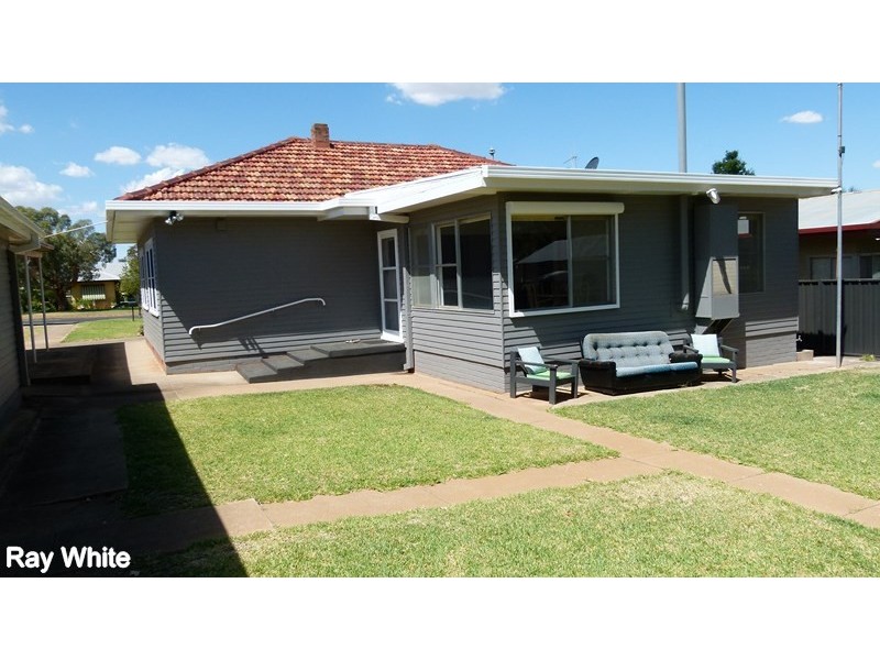 101 Flint Street, Forbes NSW 2871