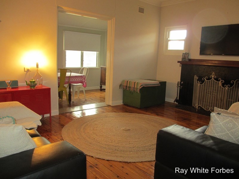 32 Flint Street, Forbes NSW 2871